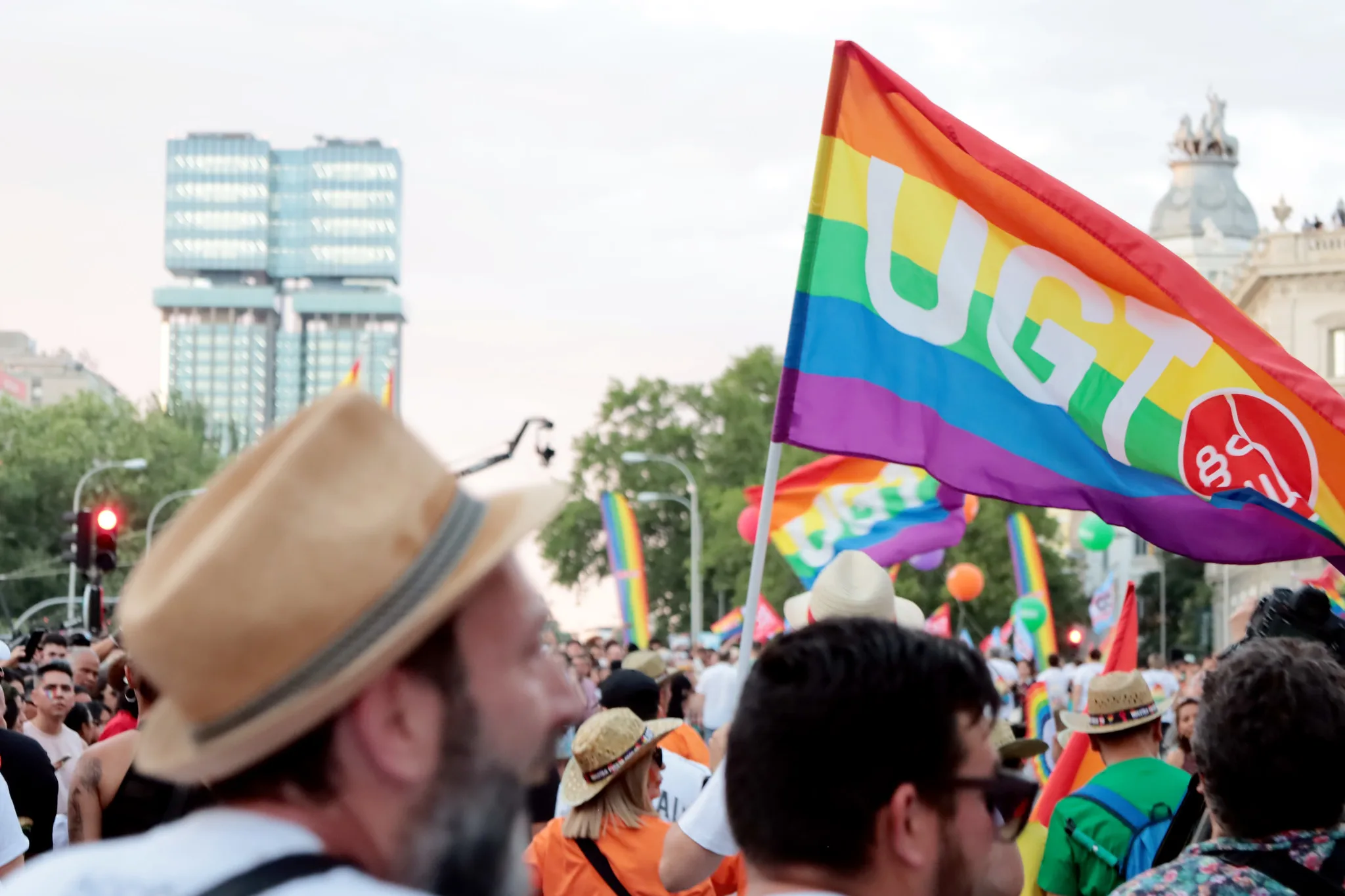 UGT propone medidas laborales para garantizar la igualdad real de las personas LGTBI+ en el sector financiero